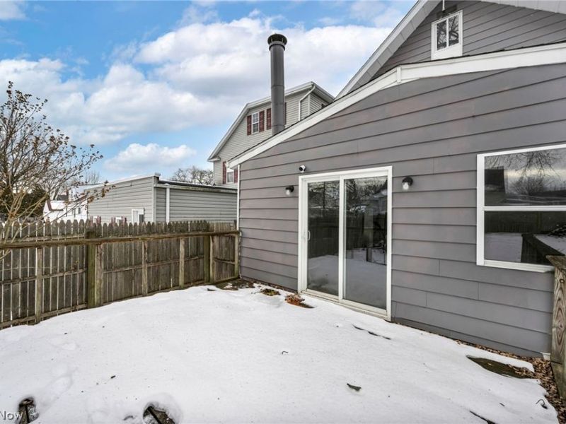 1084 Shannon Avenue, Barberton, OH 44203 Photo 6