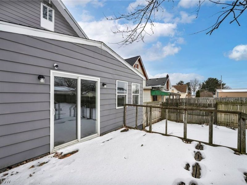 1084 Shannon Avenue, Barberton, OH 44203 Photo 7