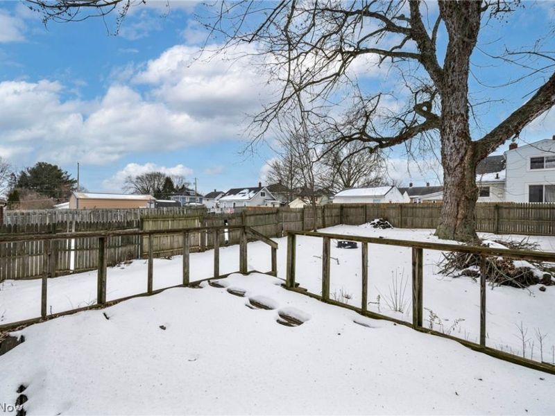 1084 Shannon Avenue, Barberton, OH 44203 Photo 8