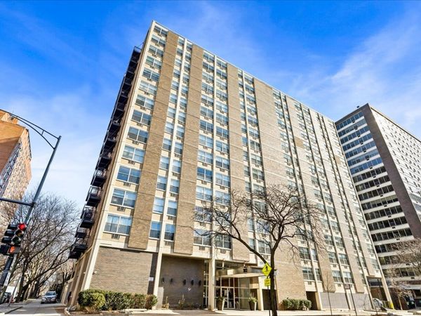 3033 N Sheridan Road, Unit 1608, Chicago, IL 60657