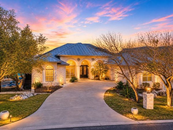303 Left LN, Horseshoe Bay, TX 78657