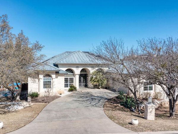 303 Left LN, Horseshoe Bay, TX 78657