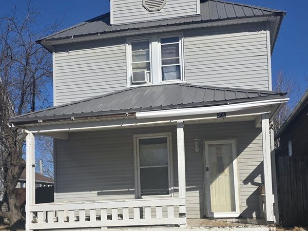 850 11th Avenue S, Clinton, IA 52732