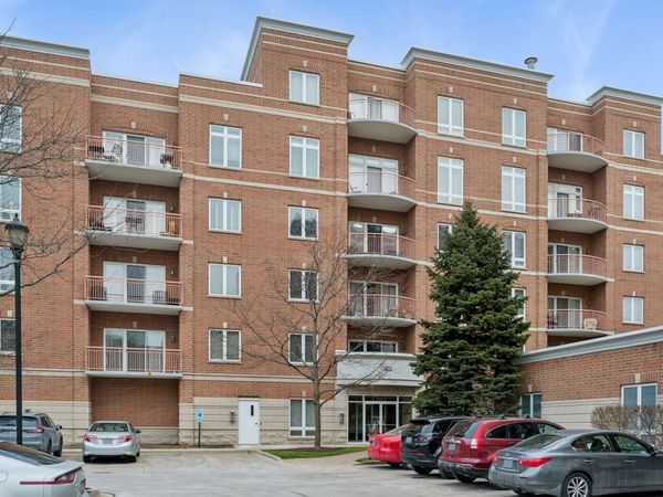 787 Graceland Avenue, Unit 202, Des Plaines, IL 60016