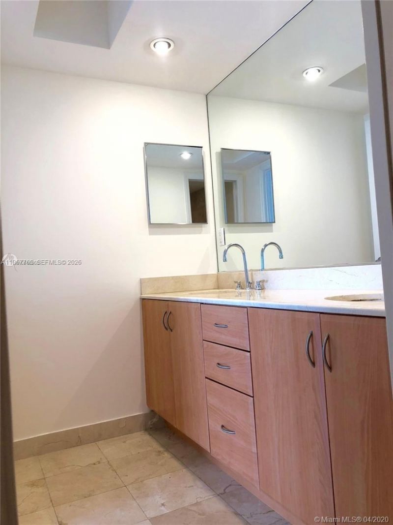 6917 Collins Ave, Unit 1204, Miami Beach, FL 33141 Photo