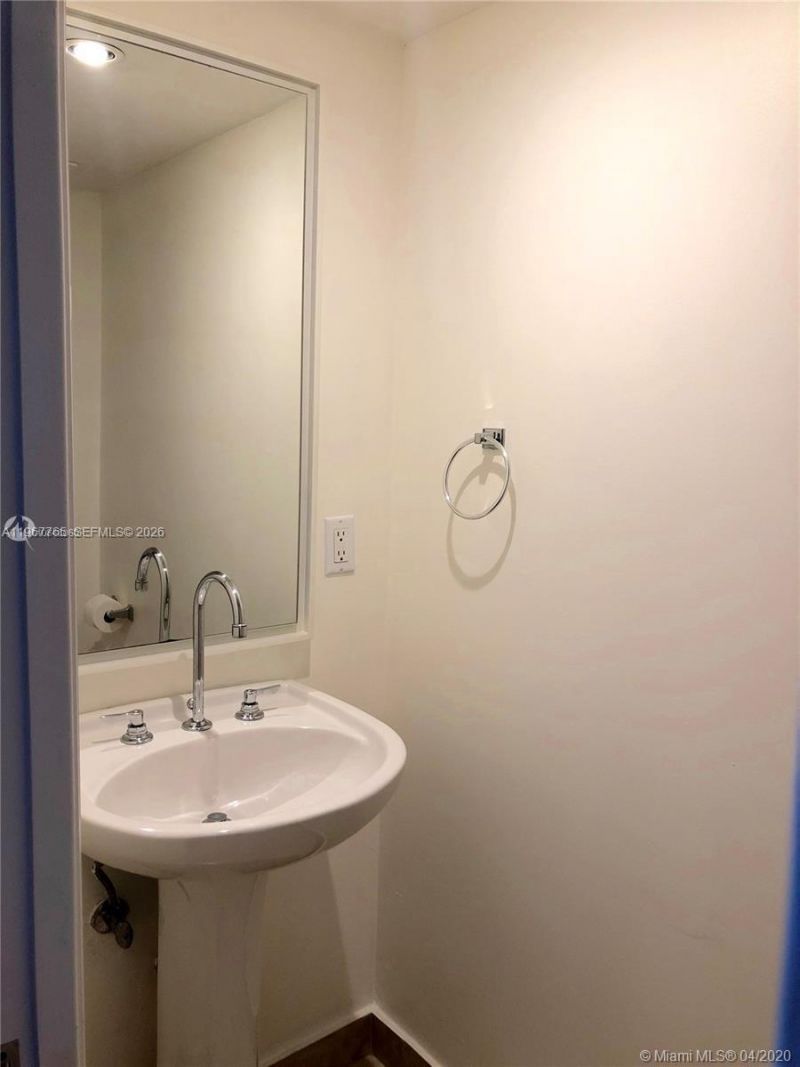 6917 Collins Ave, Unit 1204, Miami Beach, FL 33141 Photo