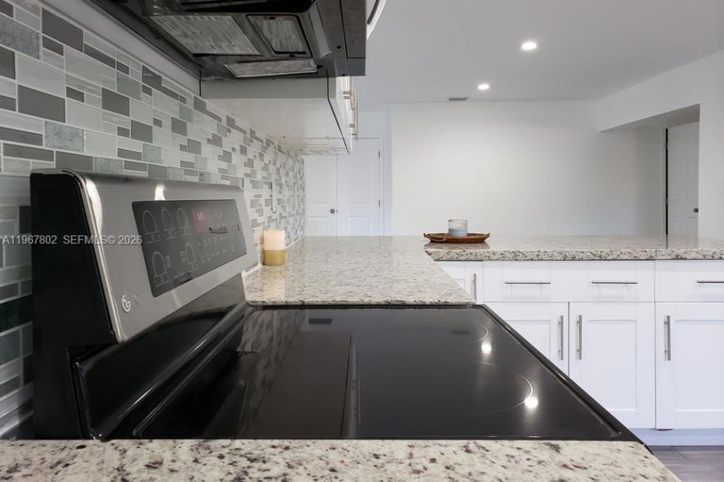 6634 SW 76th Ter, South Miami, FL 33143 Photo