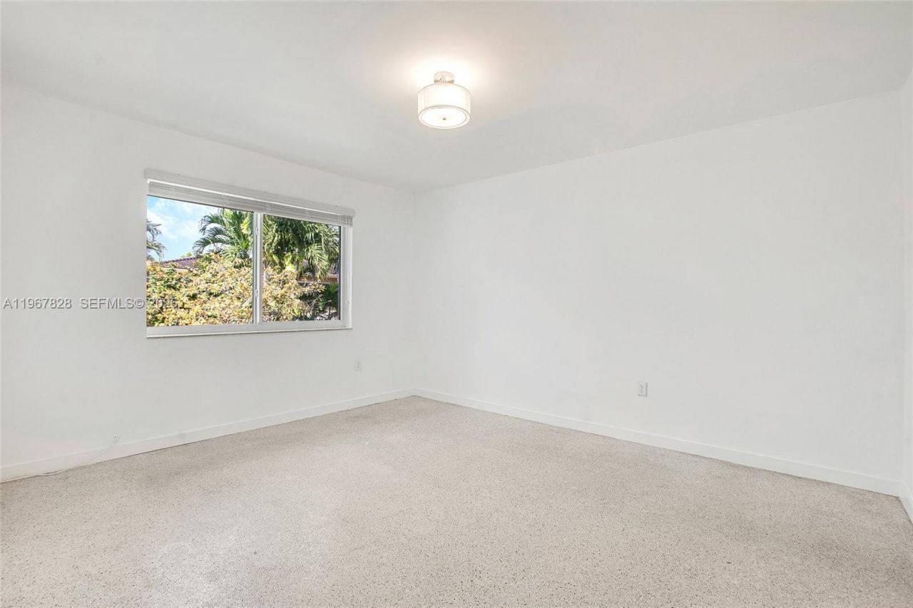 9372 Abbott Ave , Surfside, FL 33154 Photo