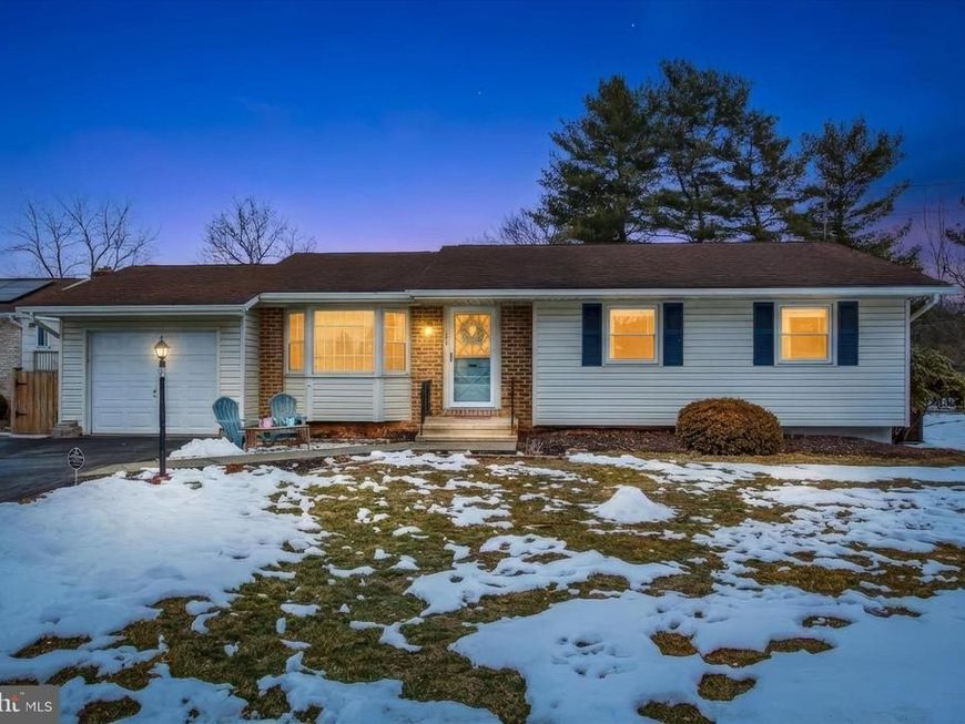 181 Woodcrest Drive, Gettysburg, PA 17325 Main Photo