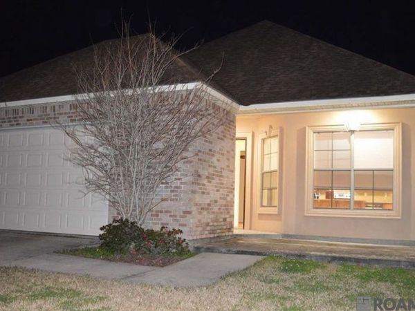 106 Secret Gate, Denham Springs, LA 70726