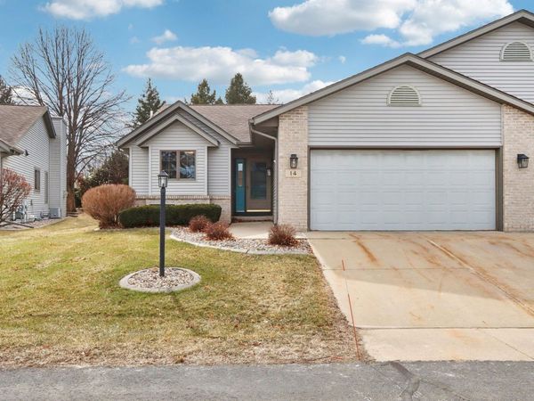 14 Village Homes Drive, Waunakee, WI 53597