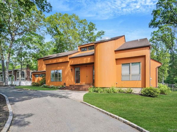 318 Sheep Pasture Road , East Setauket, NY 11733