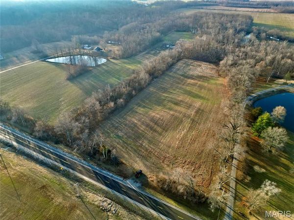 00 State Route 161 , Centralia, IL 62801