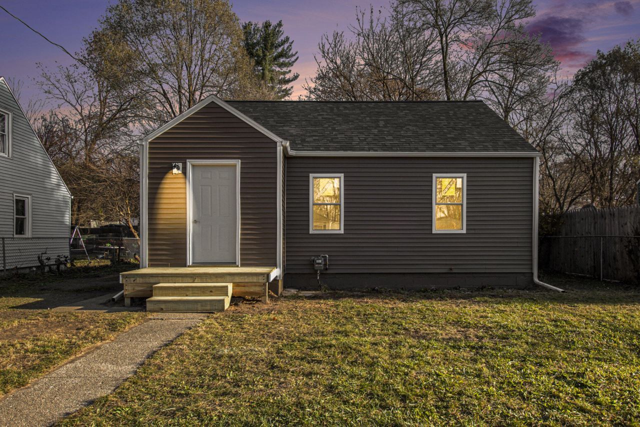 5374 Keyes Drive, Kalamazoo, MI 49004 Main Photo