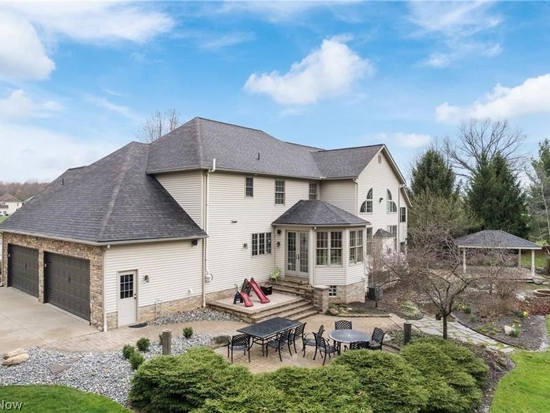 1014 Kings Ridge Boulevard, Wadsworth, OH 44281 Photo 2