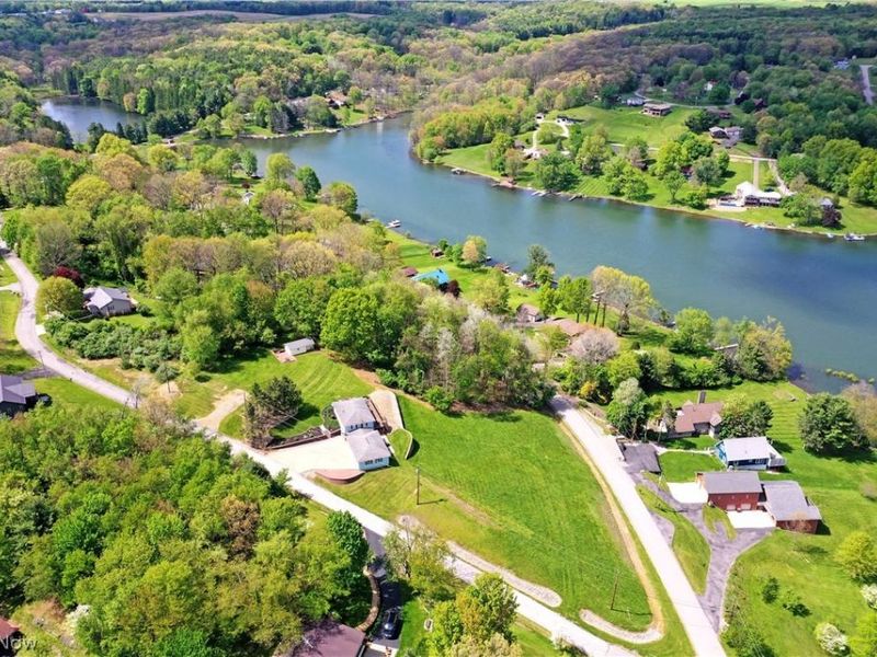 47912 Tomahawk Drive, Negley, OH 44441 Photo 5