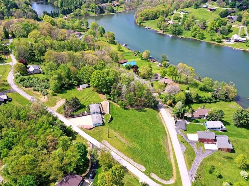 47912 Tomahawk Drive, Negley, OH 44441 Photo 6
