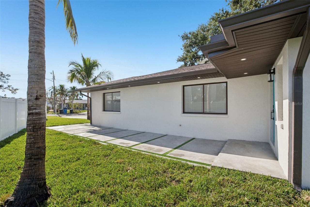 1739 Bayou Grande Boulevard Ne, Saint Petersburg, FL 33703 Photo