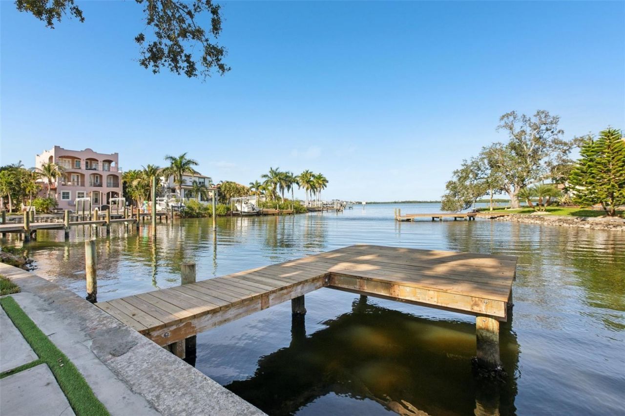 1739 Bayou Grande Boulevard Ne, Saint Petersburg, FL 33703 Photo