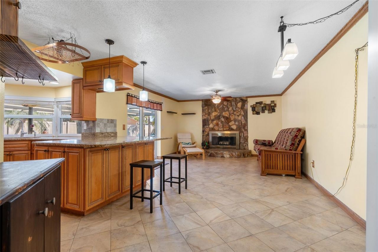 12114 Rhonda Terrace, Seminole, FL 33772 Photo