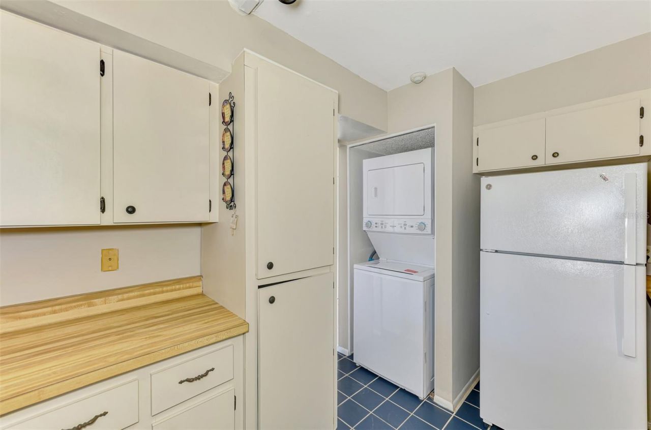 984 N Beneva Road, Unit T7, Sarasota, FL 34232 Photo