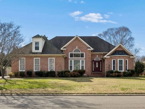 1534 Kensington Dr, Murfreesboro, TN 37130