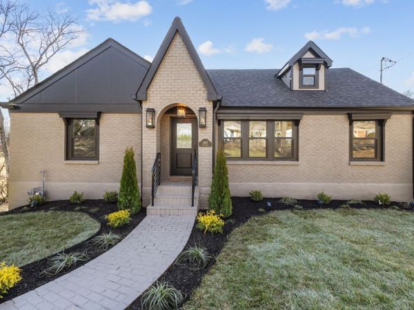 3907 Ivy Dr, Nashville, TN 37216