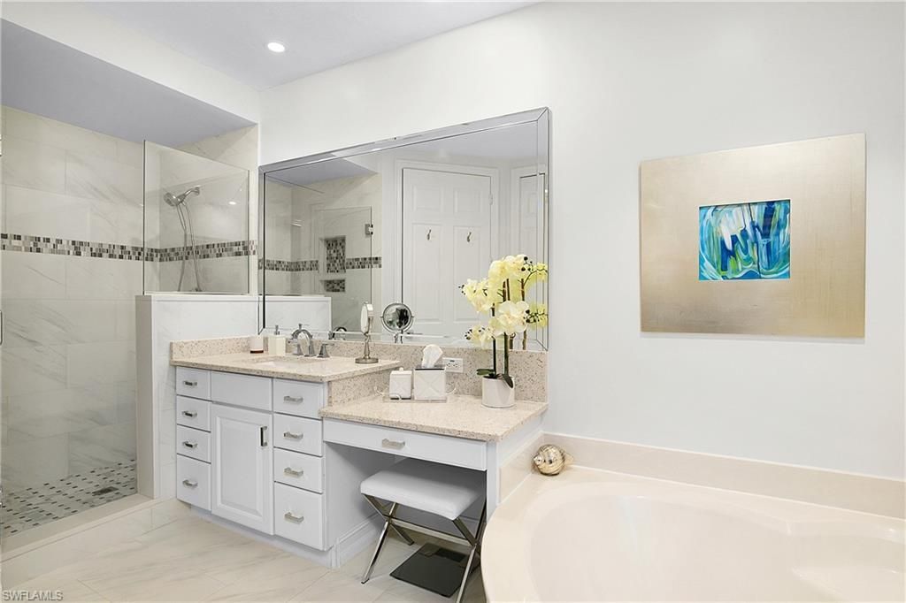 3099 Lancaster Dr, Unit 7-701, Naples, FL 34105 Photo