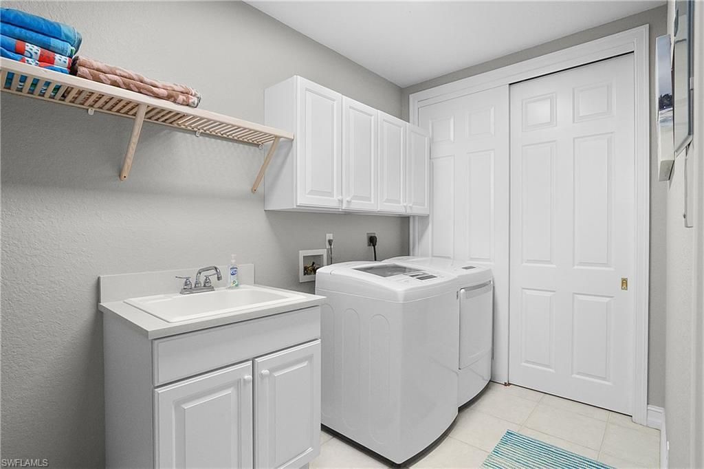 3099 Lancaster Dr, Unit 7-701, Naples, FL 34105 Photo