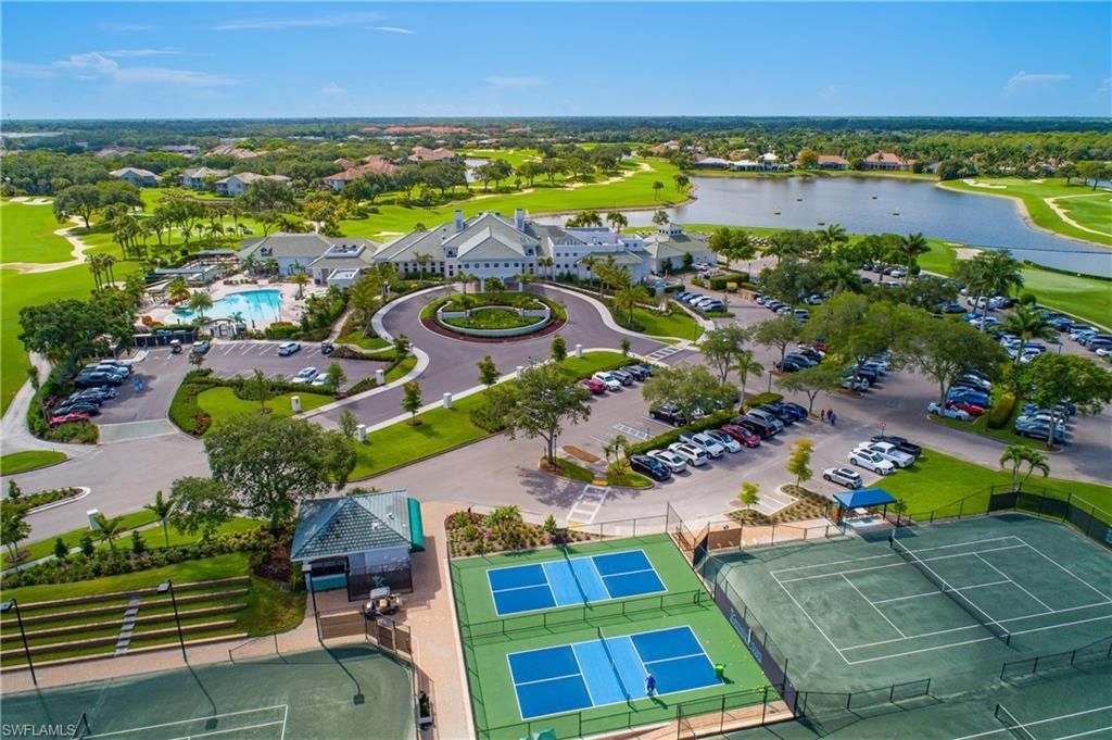 3099 Lancaster Dr, Unit 7-701, Naples, FL 34105 Photo