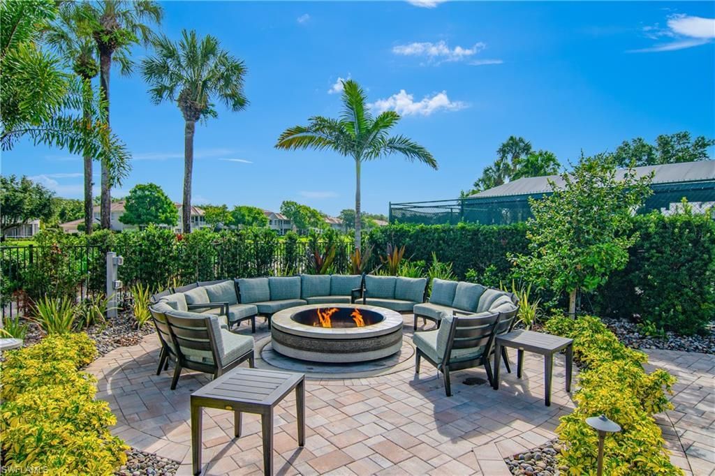 3099 Lancaster Dr, Unit 7-701, Naples, FL 34105 Photo