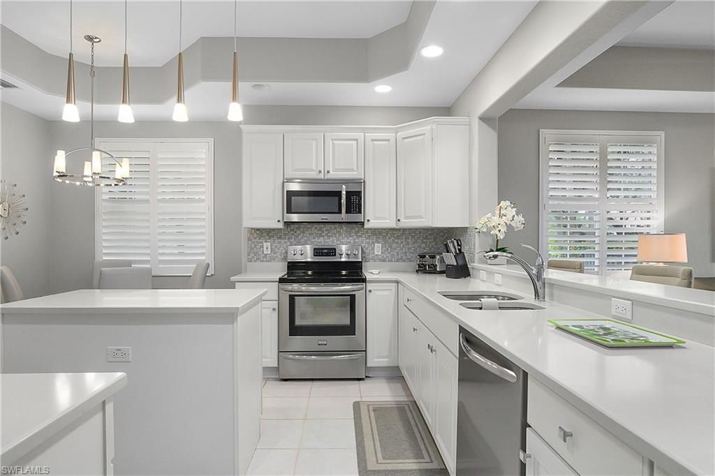 3099 Lancaster Dr, Unit 7-701, Naples, FL 34105 Photo