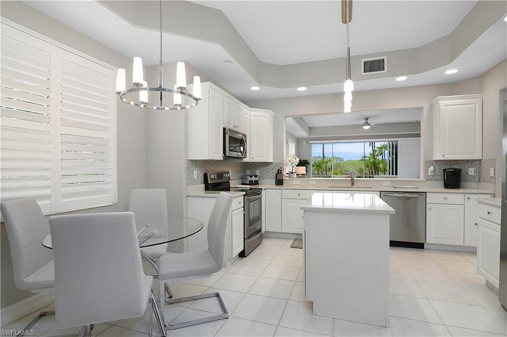 3099 Lancaster Dr, Unit 7-701, Naples, FL 34105 Photo