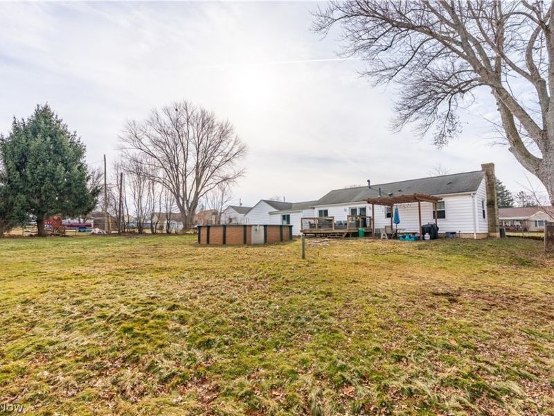 586 23rd Street NW, Massillon, OH 44647 Photo 3