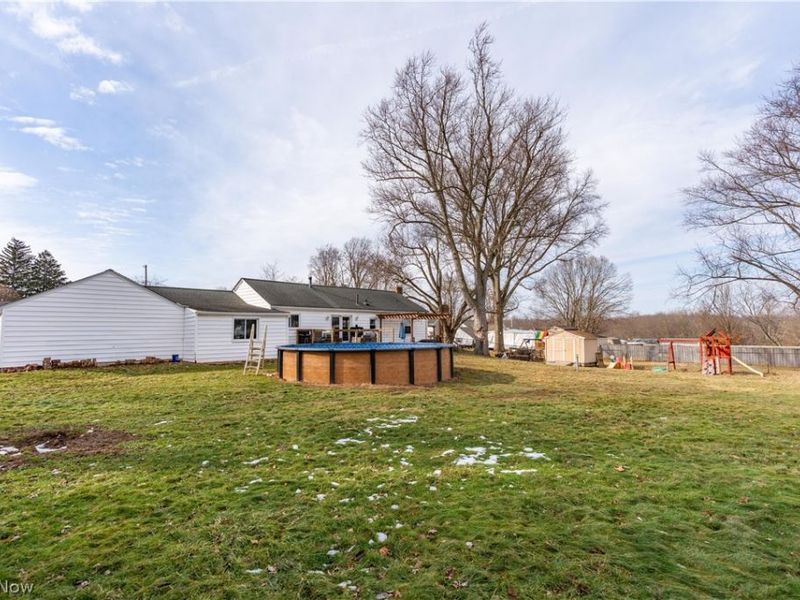 586 23rd Street NW, Massillon, OH 44647 Photo 4