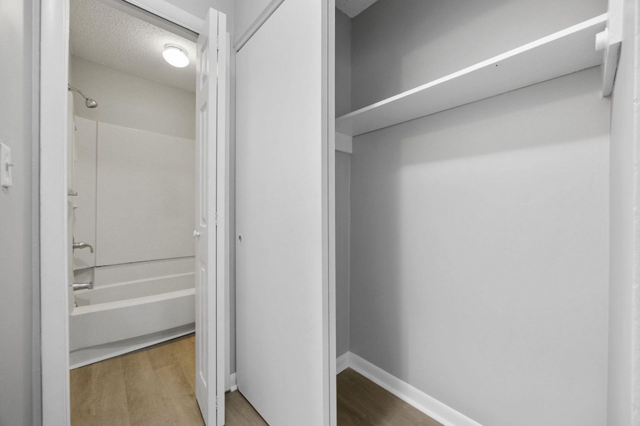 6840 Blue Heron Dr.  Photo 15