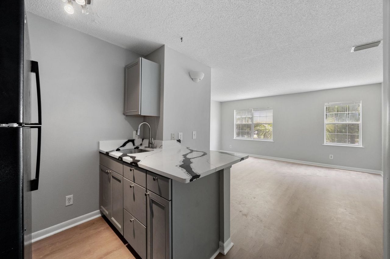 6840 Blue Heron Dr.  Photo 8