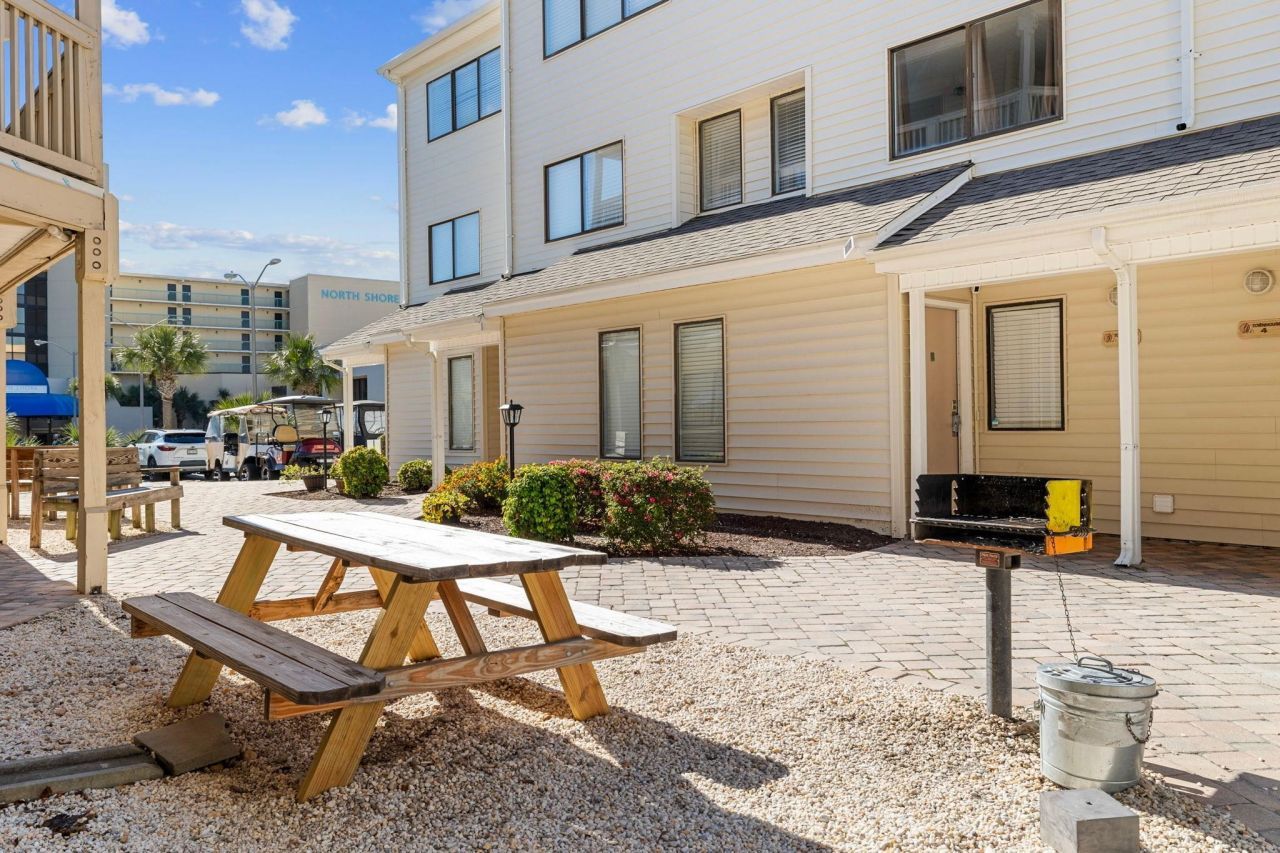 209 75th Ave N  Photo 12