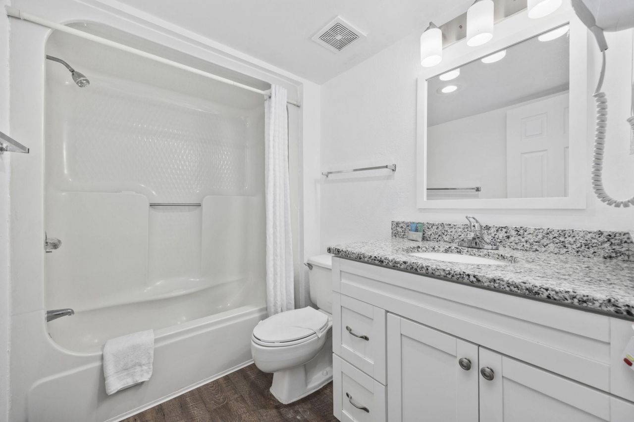 209 75th Ave N  Photo 14