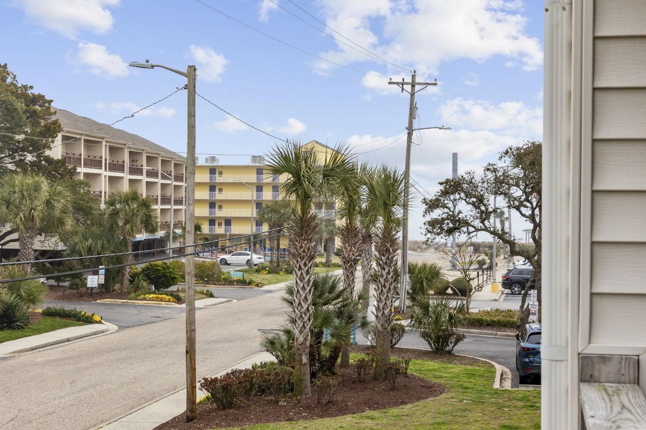 209 75th Ave N  Photo 16