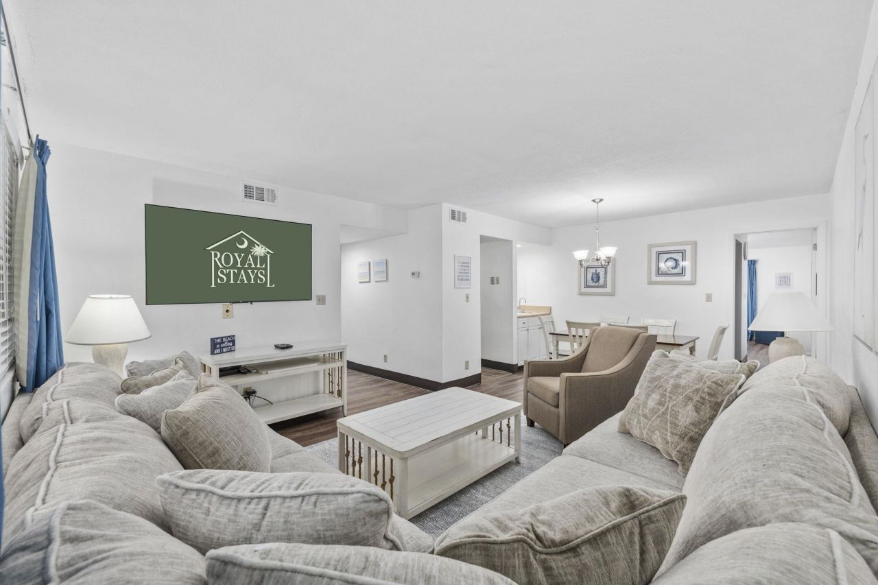 209 75th Ave N  Photo 6