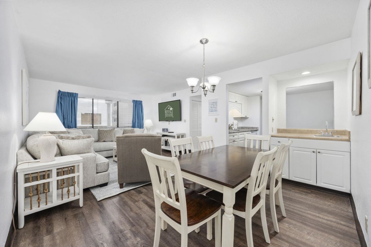 209 75th Ave N  Photo 8