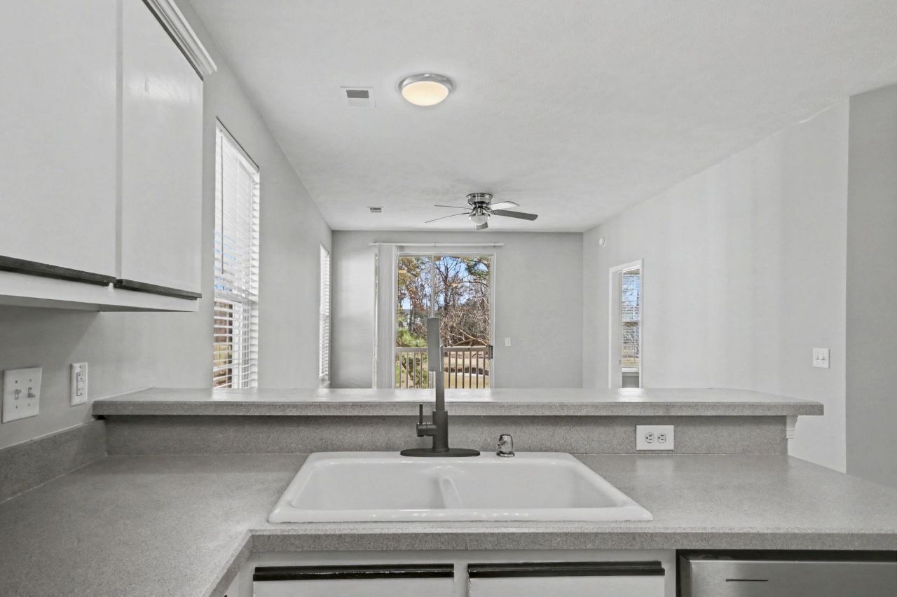 488 River Oaks Dr. Photo 10