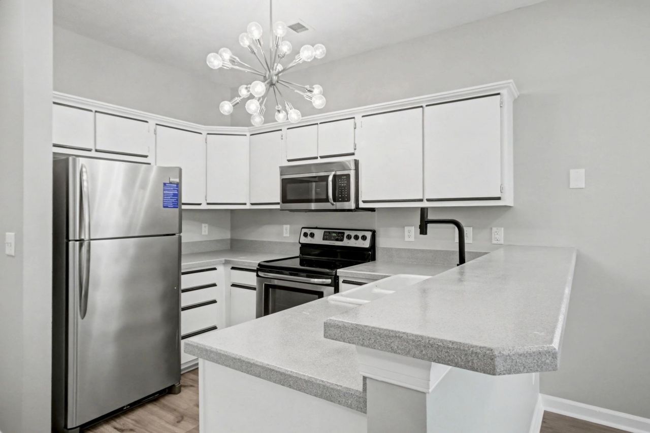 488 River Oaks Dr. Photo 11