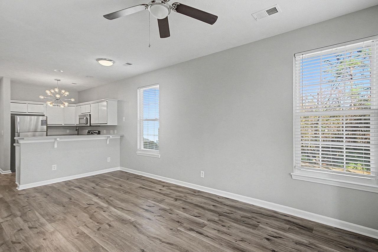 488 River Oaks Dr. Photo 13