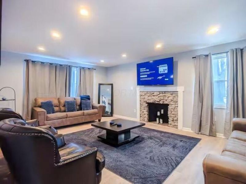 7026 Sunbury Road, Westerville, OH 43082 Photo 4