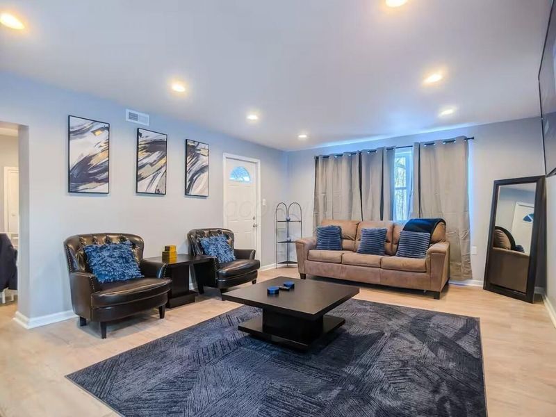 7026 Sunbury Road, Westerville, OH 43082 Photo 6