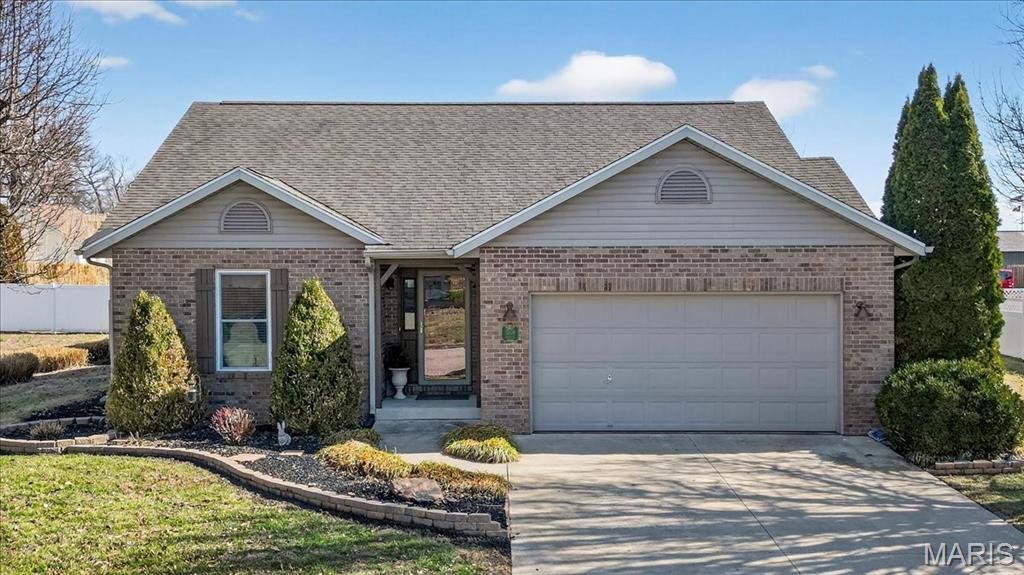 3509 Castelli Drive, Alton, IL 62002 Main Photo