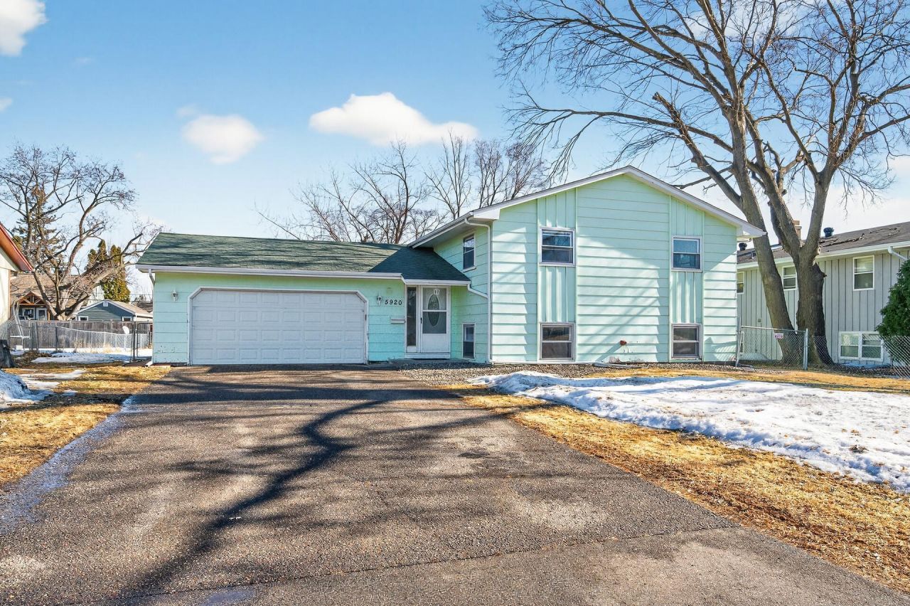 5920 Colfax Avenue N, Brooklyn Center, MN 55430 Main Photo