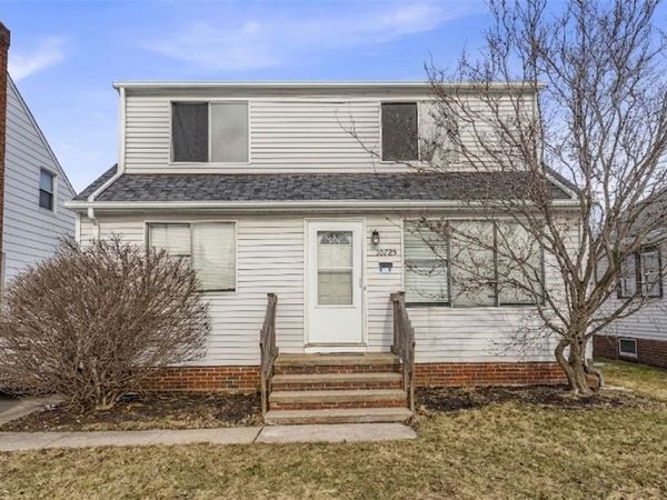 10725 Vernon Avenue, Unit 2/UP, Garfield Heights, OH 44125